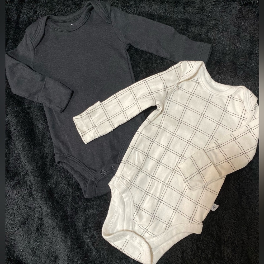 Honest set of 2 long sleeve bodysuits with mittens